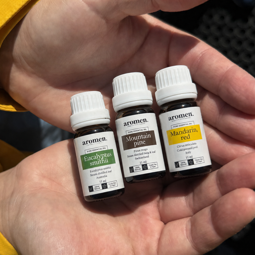 Løyly Aufguss Starter Set held in one hand